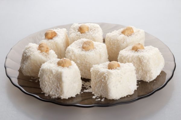 Luxusné kokosové ježe v bielej poleve
