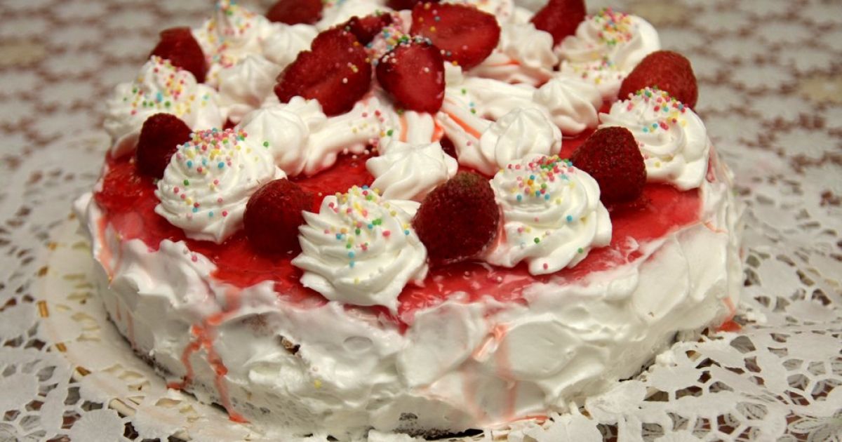 Jahodovo-jogurtová torta so želatínou, fotogaléria 1 / 2.