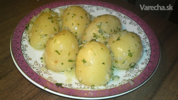 Nové zemiaky s petržlenovou vňaťou a cibuľkou (fotorecept) recept ...
