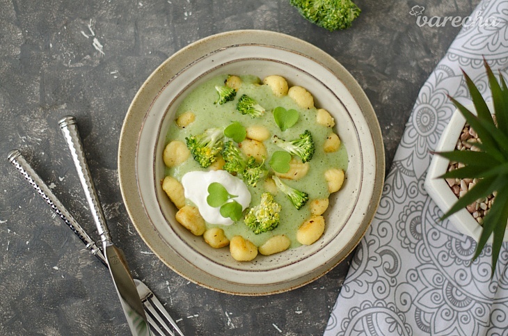 Gnocchi s brokolicovou omáčkou recept
