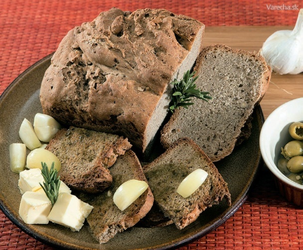 Chlieb s cesnakom, rozmarínom a olivami recept