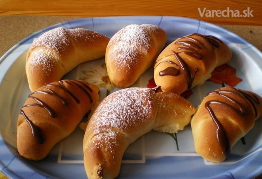 Brioškové croissanty plnené vanilkovým krémom recept