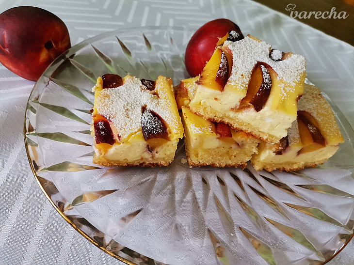 Hrnčekový koláč s tvarohom a ovocím (fotorecept) recept