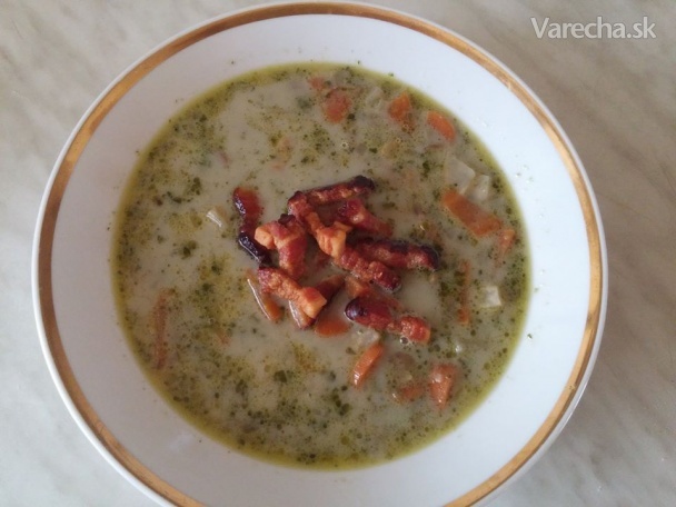Šošovicová polievka so špenátom a s opečenou slaninkou recept ...