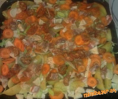 Pečené zemiaky so zeleninou
