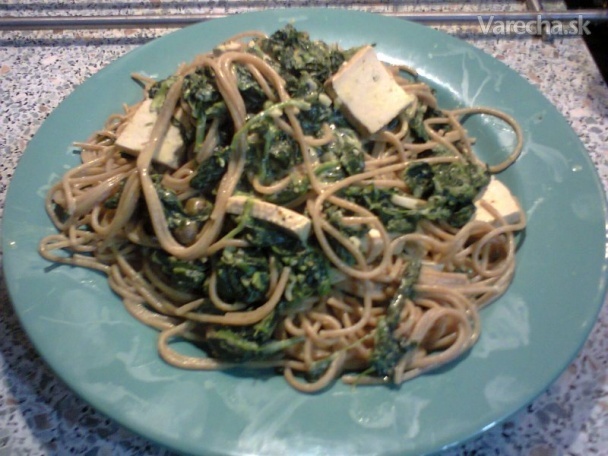 Špagety so špenátom a tofu (fotorecept) recept