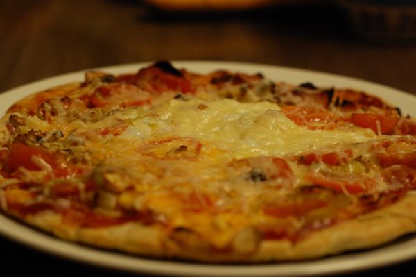 Špaldová pizza z panvice