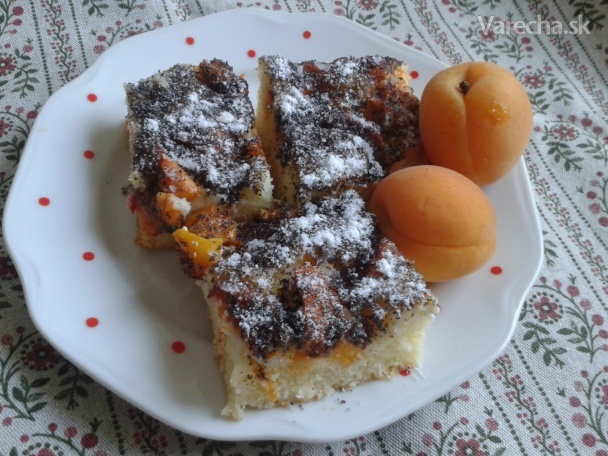 Hrnčekový ovocný koláč s tvarohom a makom recept