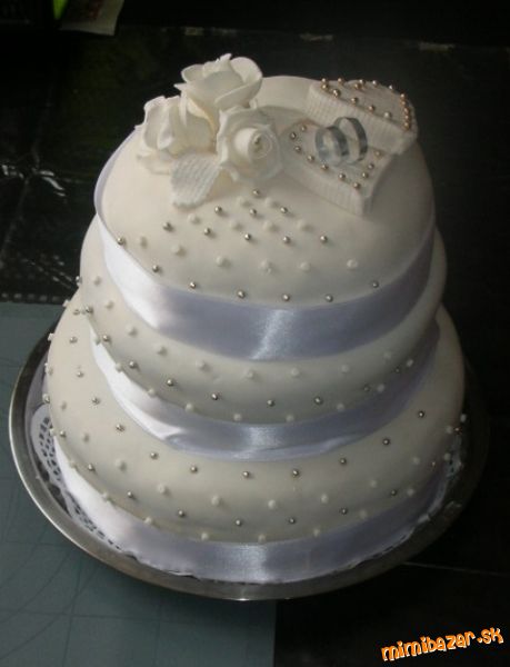 Svadobná torta biela