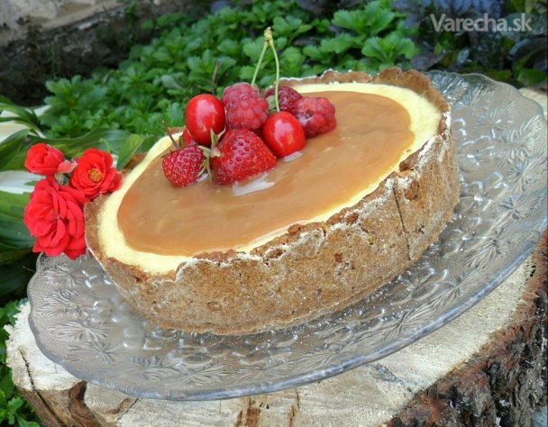 Orieškový cheesecake s karamelovým topingom recept