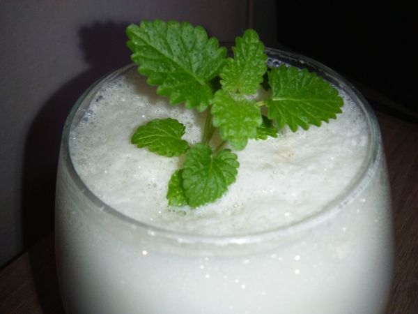 Horúci kokosovo-mliečny nápoj