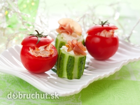 Plnené uhorky a paradajky