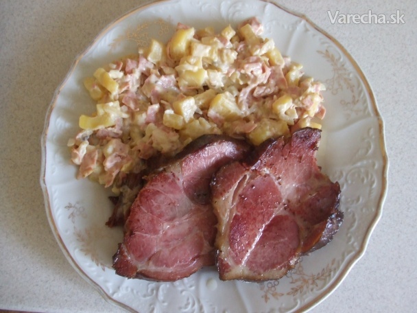 Uzená krkovice s bramborovým salátem z Moravy recept