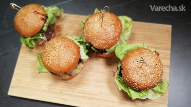 Domáci hamburger s cibuľovým džemom (videorecept) recept ...