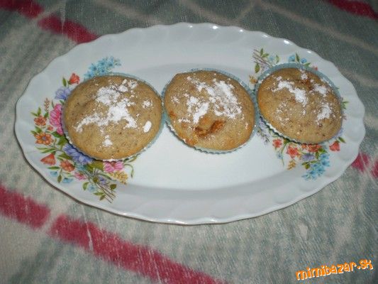 Orieškové muffiny s jablkami