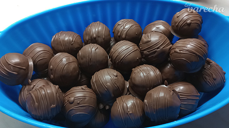 Rýchle čokoládové guľky (fotorecept) recept