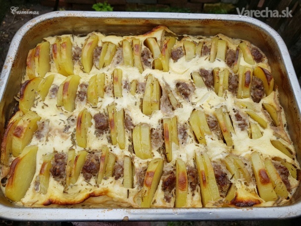 V rúre pečené zemiaky so smotanou a mletým mäsom (fotorecept ...