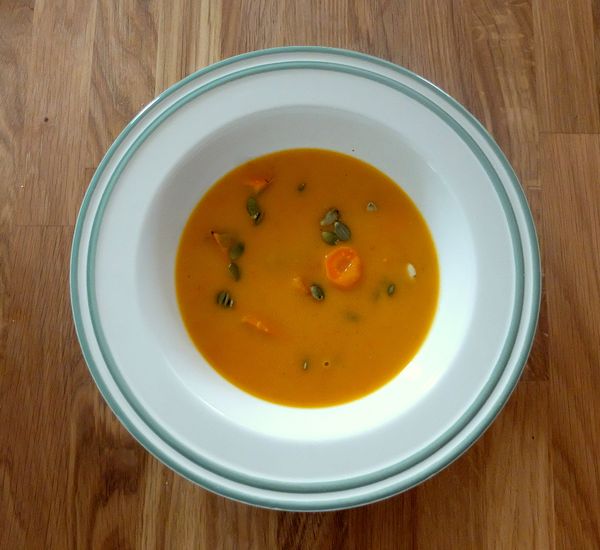 Hokkaido polievka s mrvkou a paradajkou