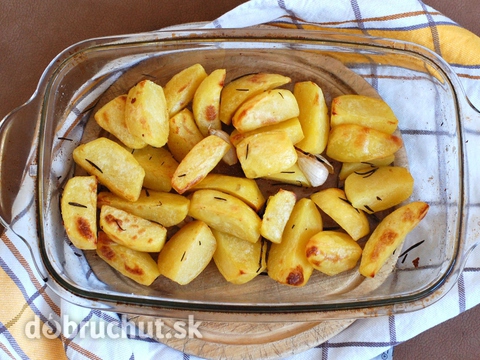 Fotorecept: Chrumkavé zemiaky s cesnakom a rozmarínom ...