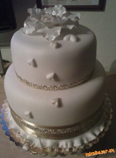 Svadobná torta bielo zlatá