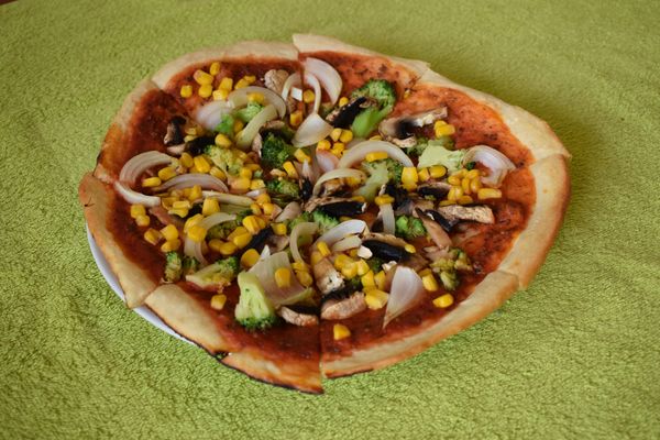 VIDEORECEPT: Domáca vegan pizza