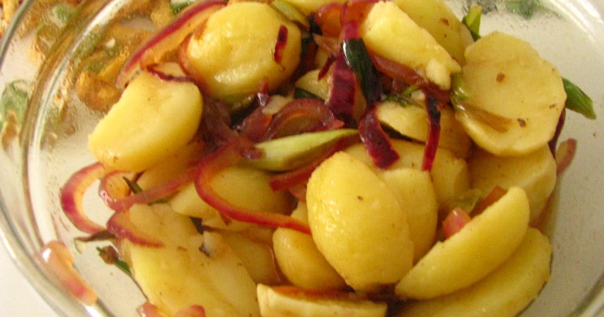 FOTORECEPT: Bavorský zemiakový šalát s kuriatkami, fotogaléria 4 ...