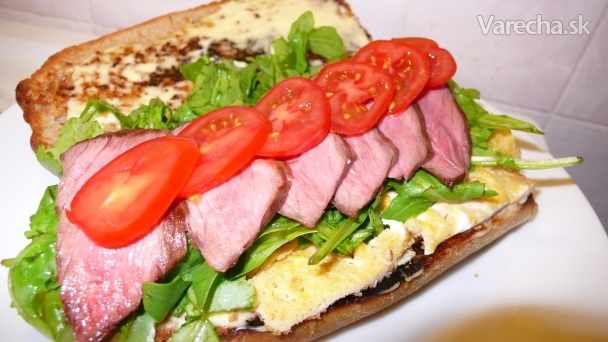 Hovädzí sendvič s omeletou recept