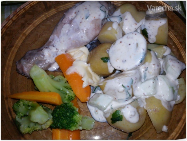 Kuracie stehienko so zemiakmi a zeleninou recept