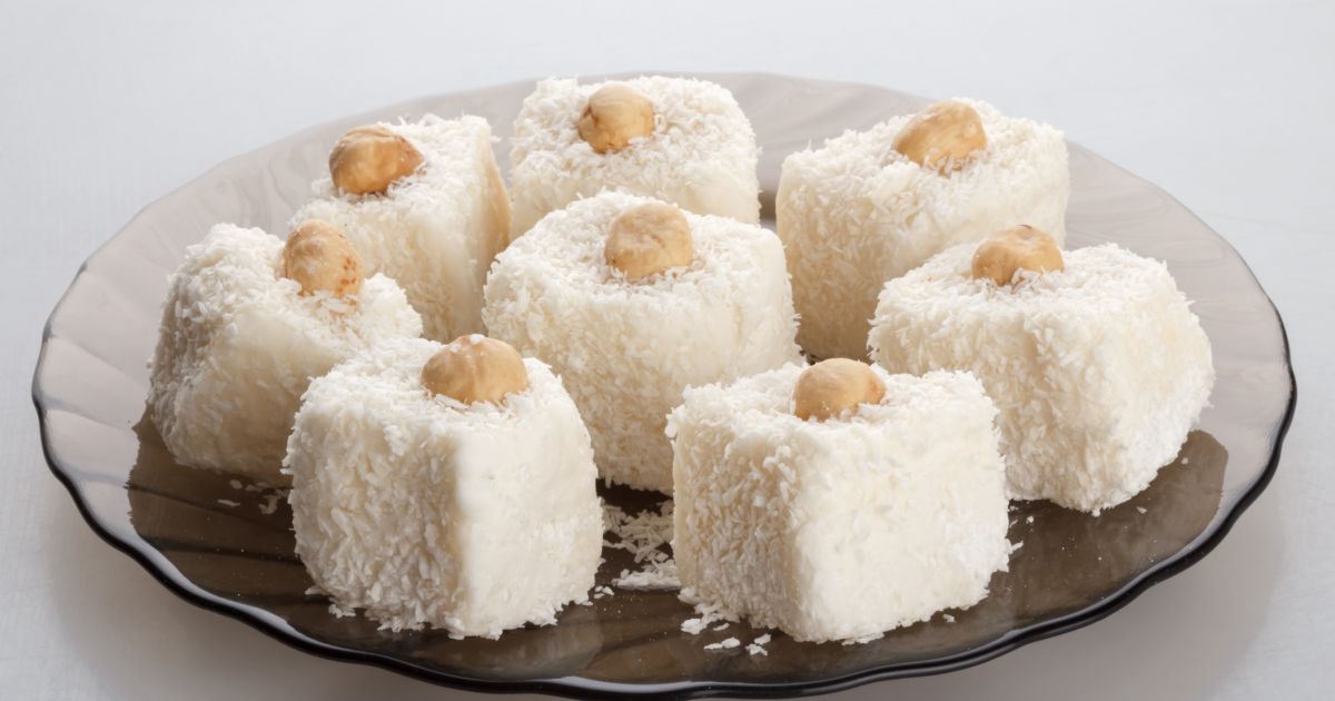 Luxusné kokosové ježe v bielej poleve, fotogaléria 1 / 1.