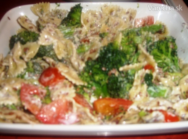 Cestovinový šalát s paradajkami a brokolicou recept