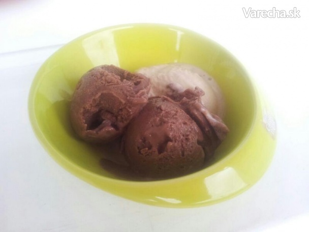 Vegánska čokoládová a banánová zmrzlina recept
