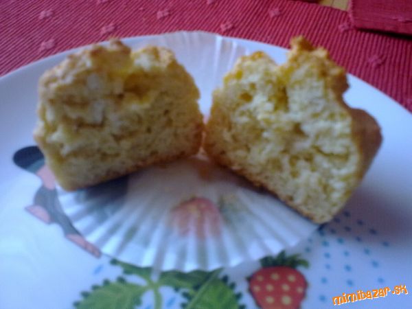 Česnekové muffiny s čerstvým sýrem