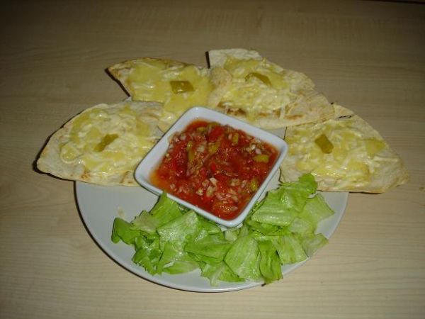Syrové nachos s domácou salsou