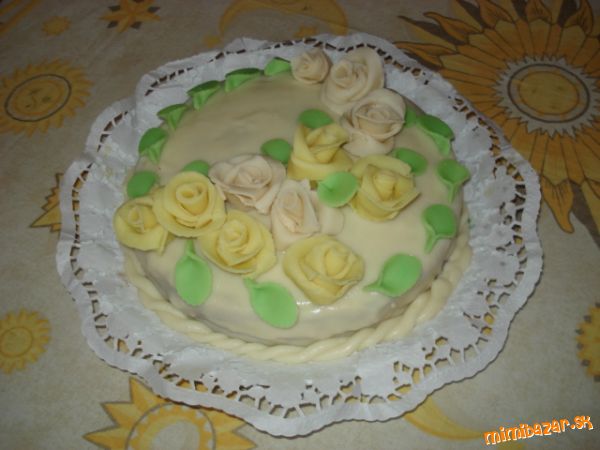 Pre mamu na dnešné narodeniny prvá poťahovaná torta v živote