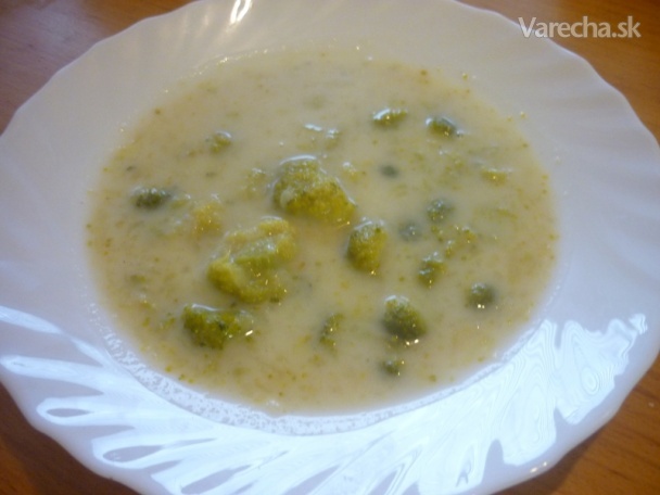 Brokolicová polievka so zemiakmi recept