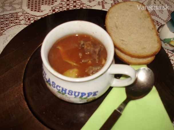 Gulášová polievka recept