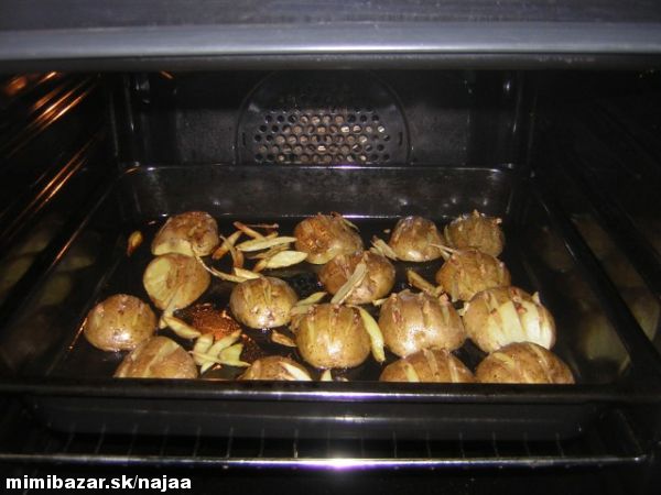 Pečené zemiaky.