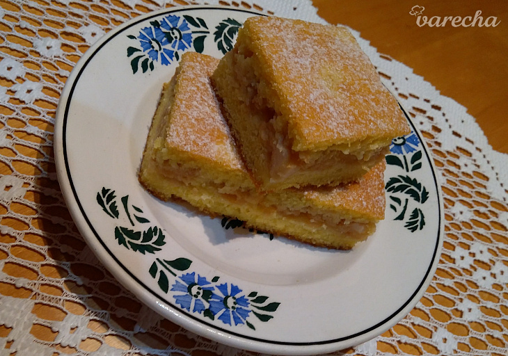 Jemný a voňavý jablkový koláč recept