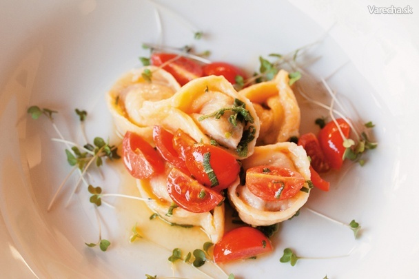 Tortelliny plnené paradajkami (fotorecept) recept