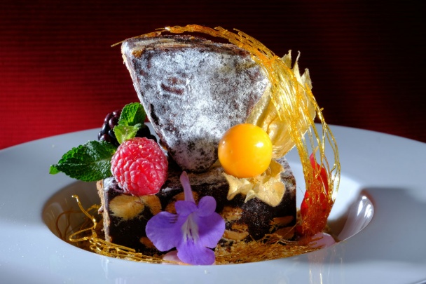 Toskánsky čokoládový koláč s orechmi a ovocím recept