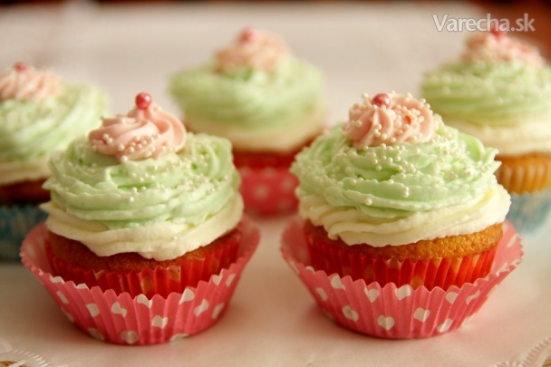 Vanilkové cupcakes s krémom macarpone recept