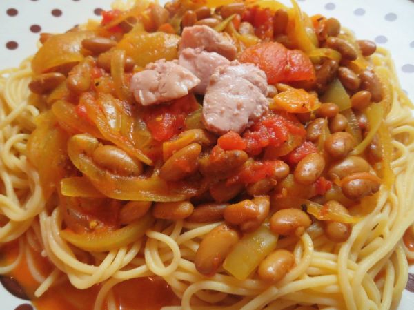 Špagety s fazuľovým lečom a treščiou pečeňou ...