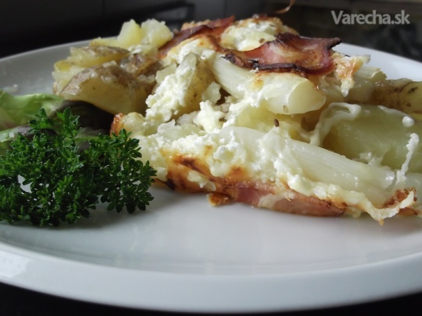 Špargľa zapečená so zemiakmi, syrom a slaninou (fotorecept ...