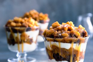 Borůvkový trifle s pusinkami
