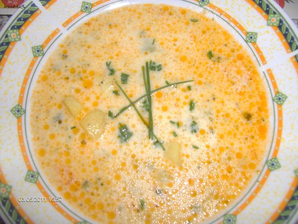 Brokolicovo-smotanová polievka