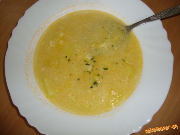 zemiakovo vajíčková polievka