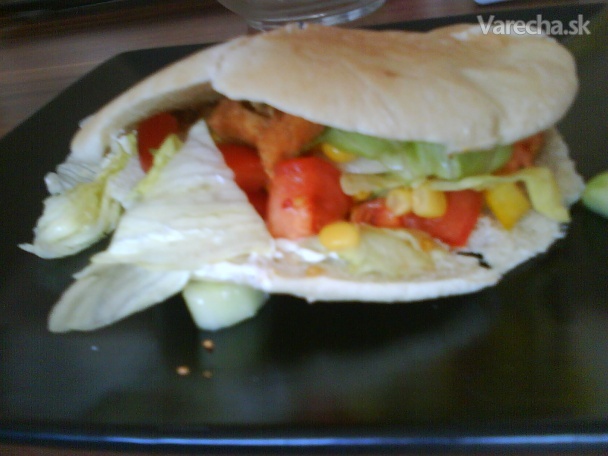Pita chlieb so zeleninou a kuracím mäsom(fotorecept)