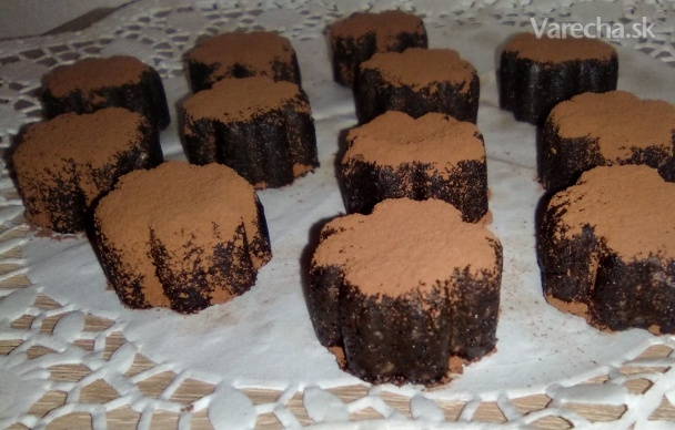 Zdravé kakaové bonbóny so sušenými slivkami recept