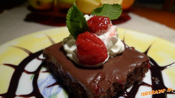 šťavnatý koláč s čokoládou