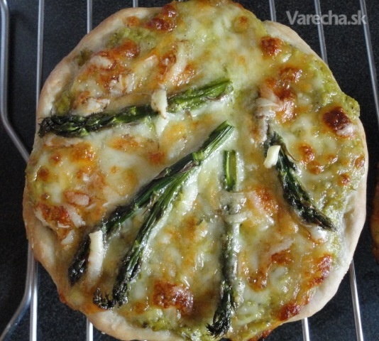 Pizza so zelenou špargľou a mozzarellou (fotorecept) recept ...
